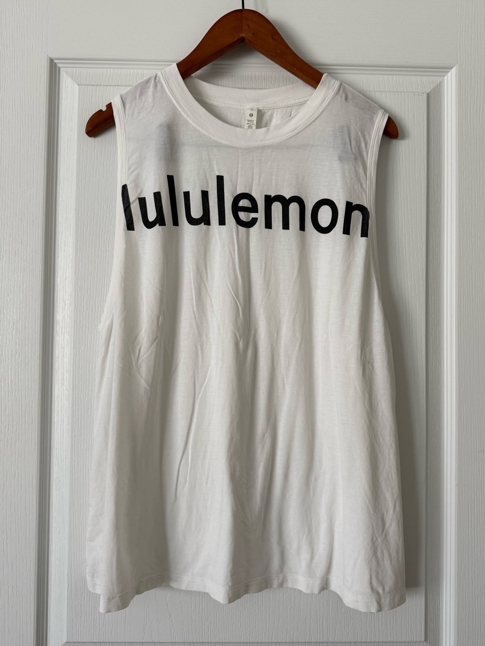 Lululemon All Yours Tank Top Graphic Size 12 White Black